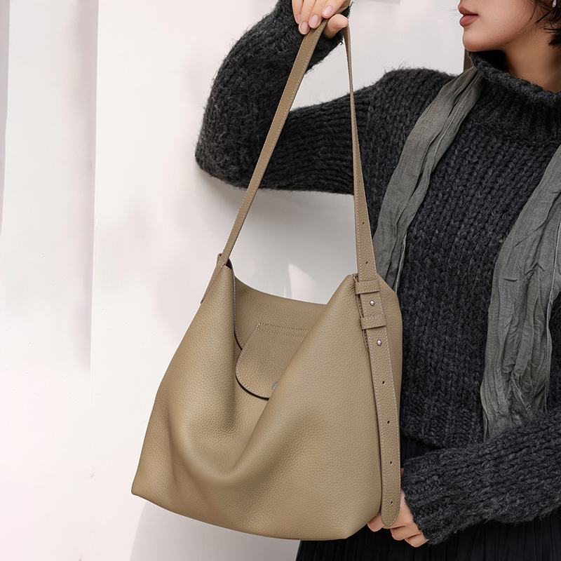Roomy Water-resistant Full Gra - Women Bags 2026 Trends ulasan dan harga